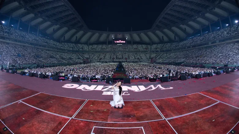 IU 2024 "HEREH" 世界巡回演唱会安可场：The Winning 剧照 5