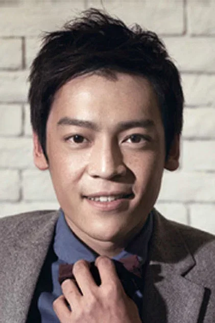 王杍逸