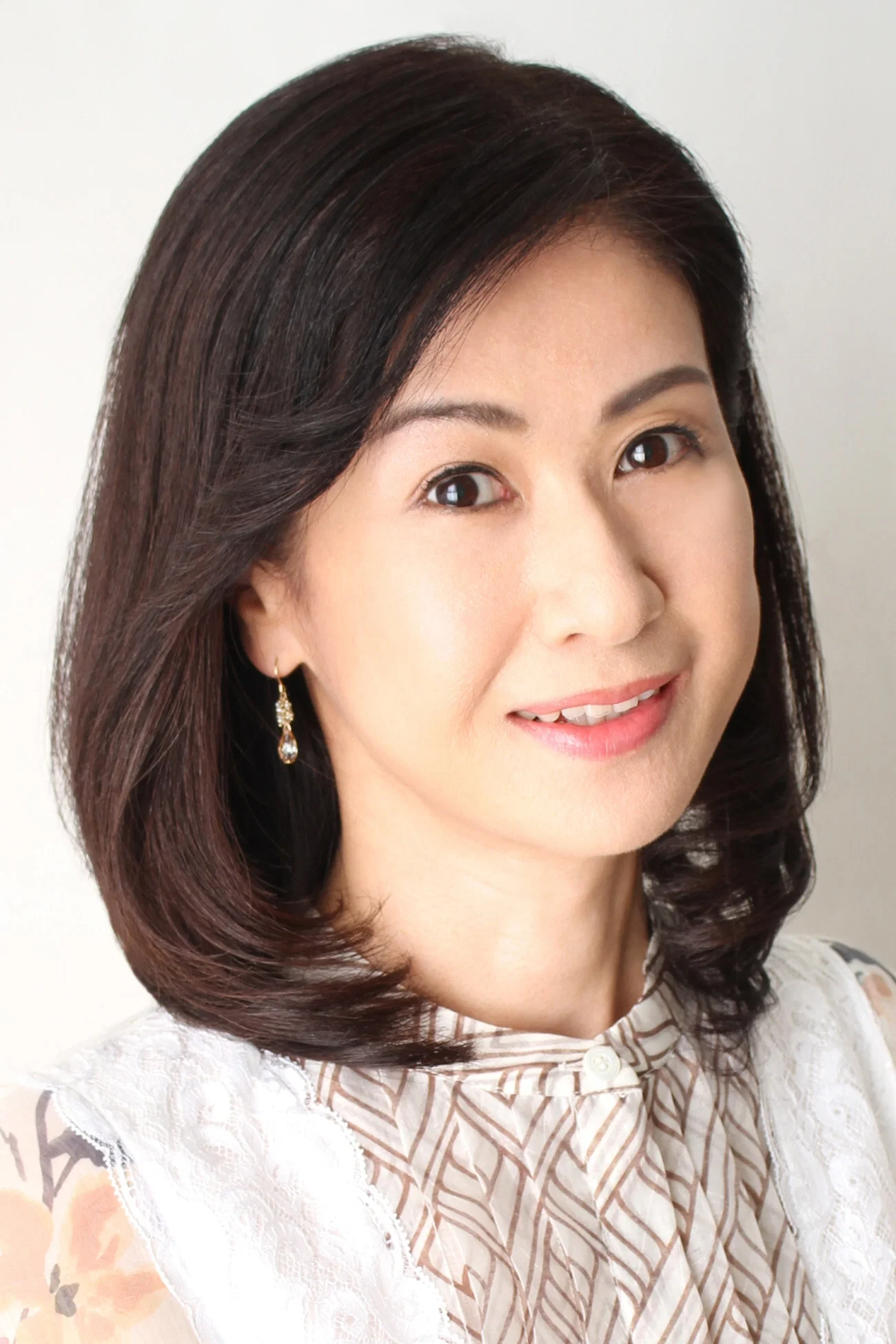 小林绫子
