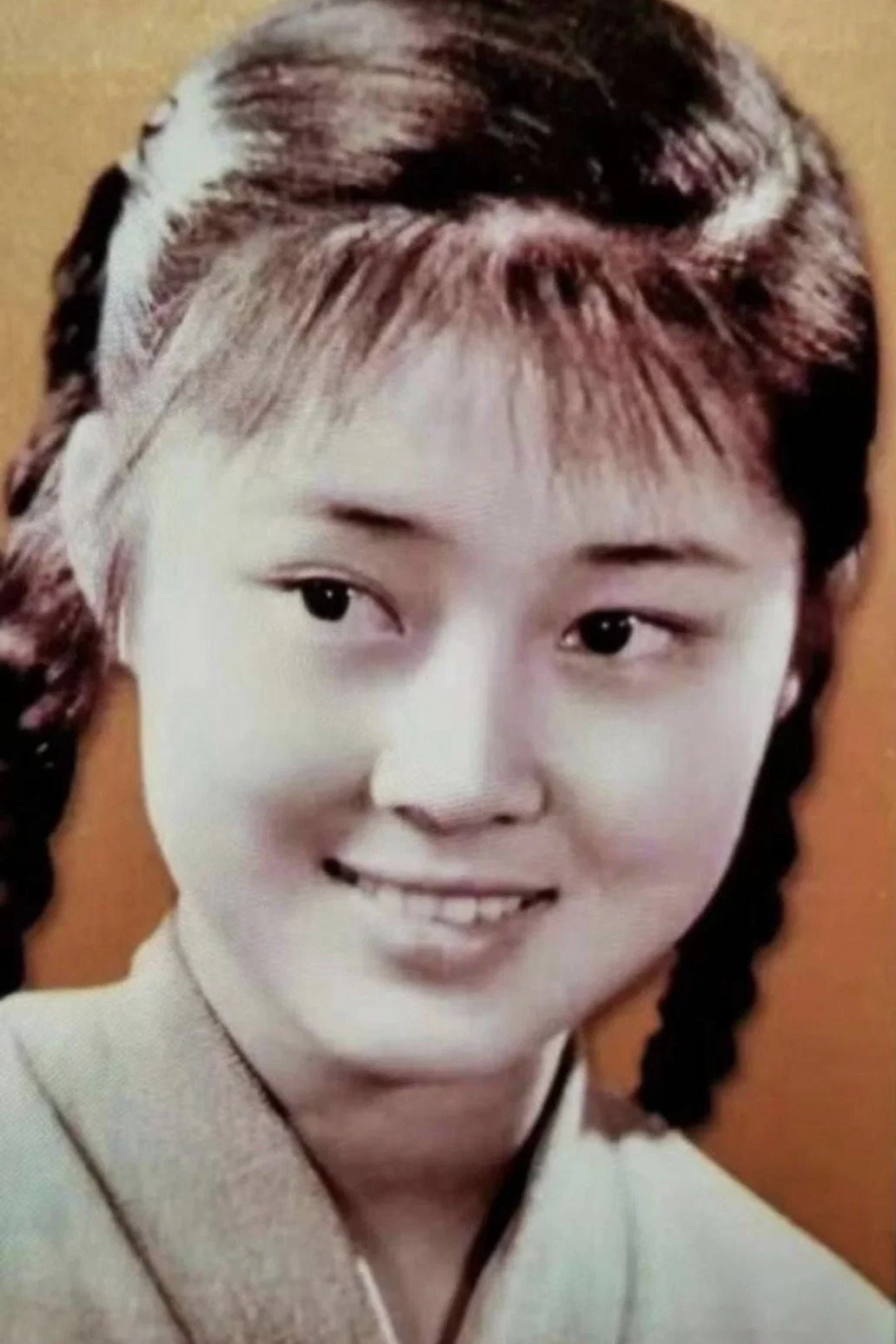 黄婉秋