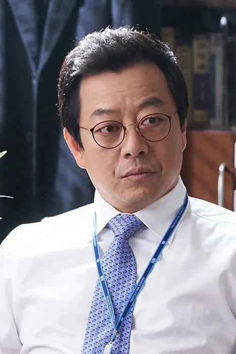 李基英
