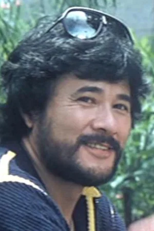 嘉伦