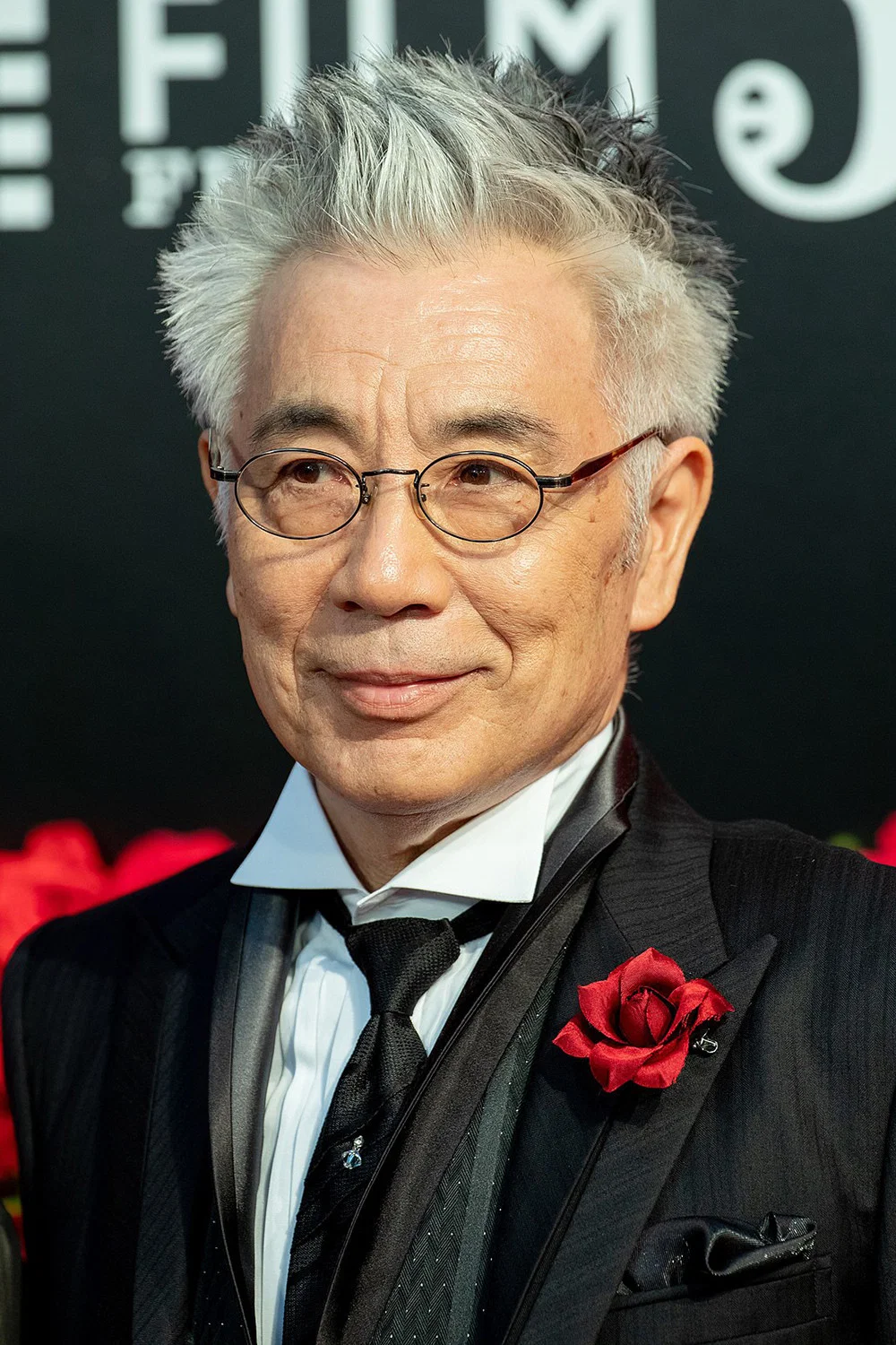 尾形一成