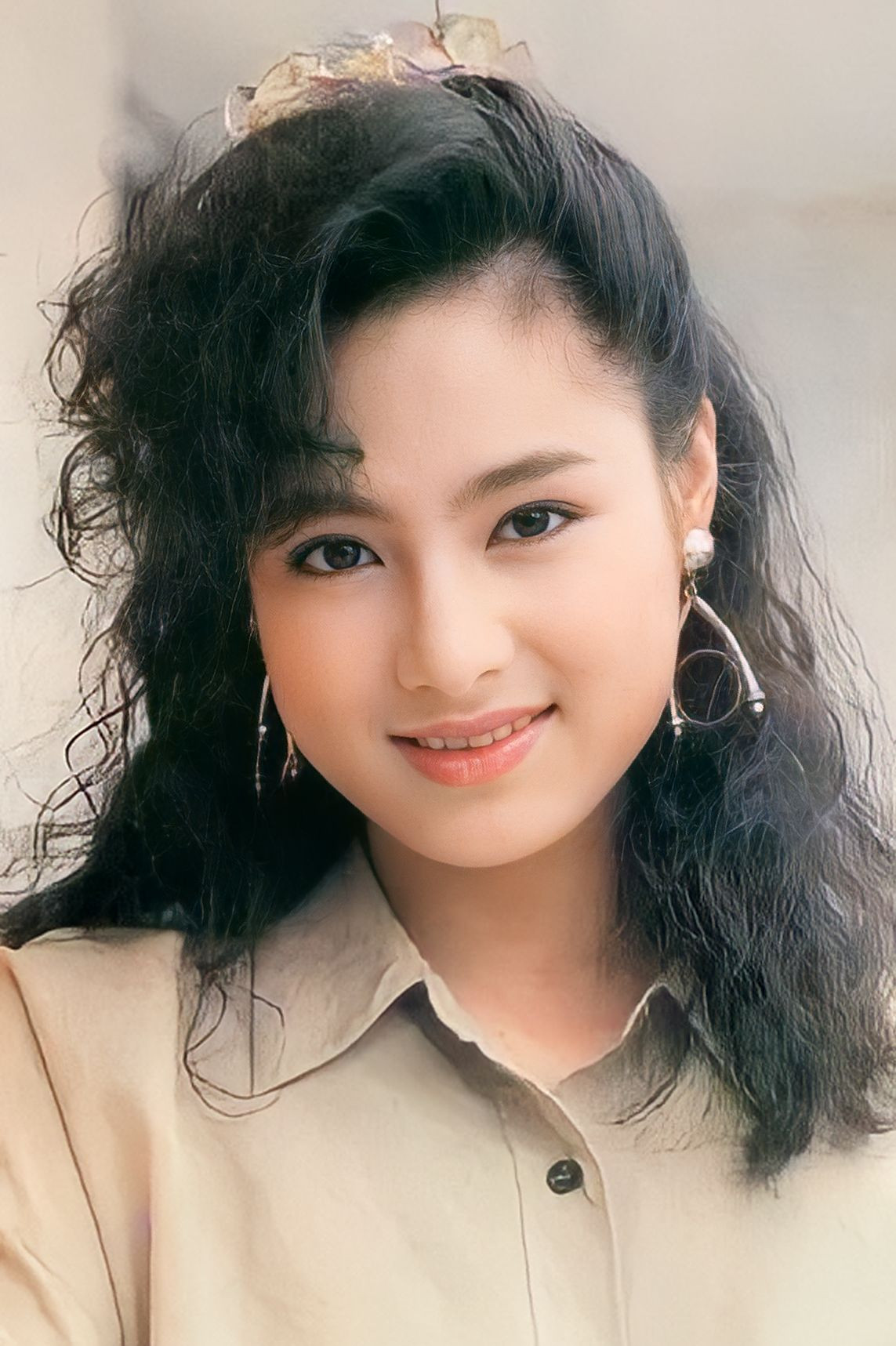何美婷