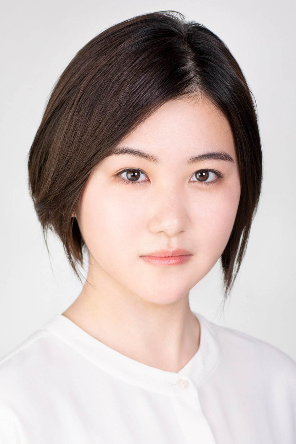 山口麻友