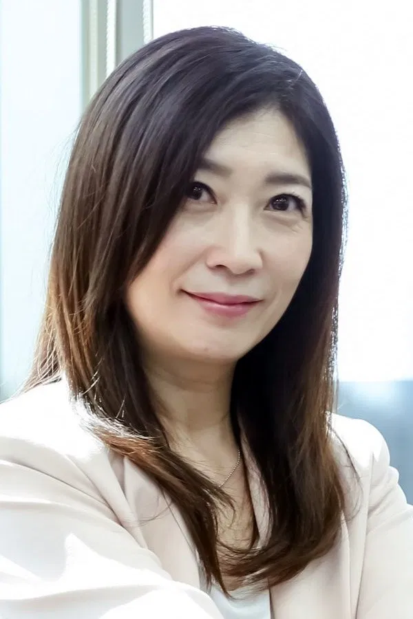 黄嘉千
