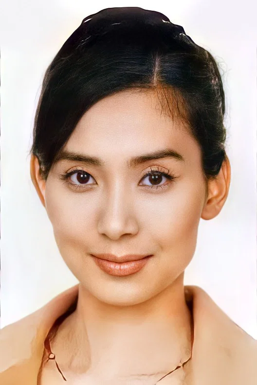 邝美云