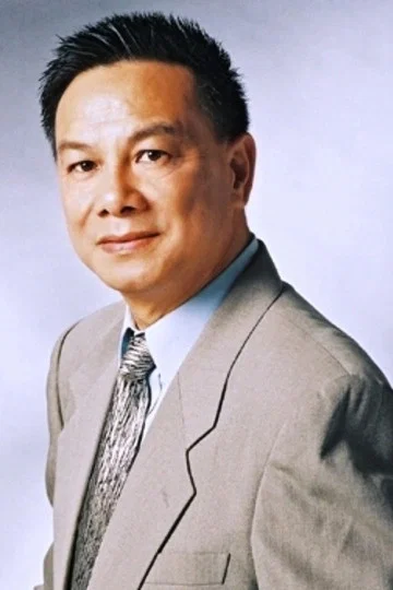 关伟伦