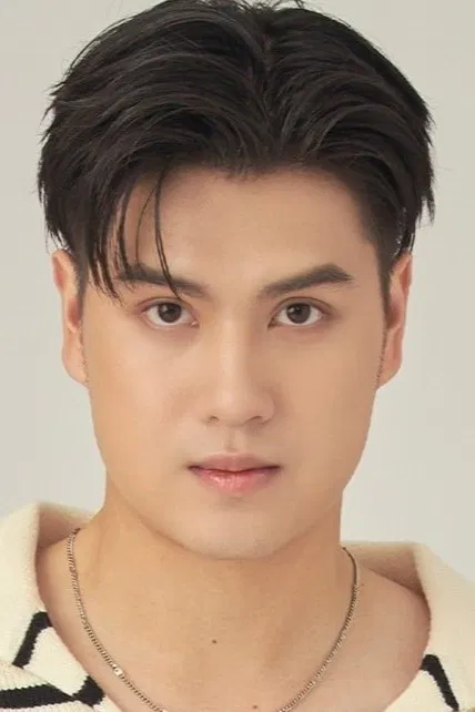 ณฐริศร์ วรกรเลิศสิทธิ์
