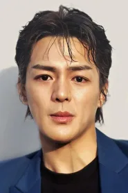 崔东久