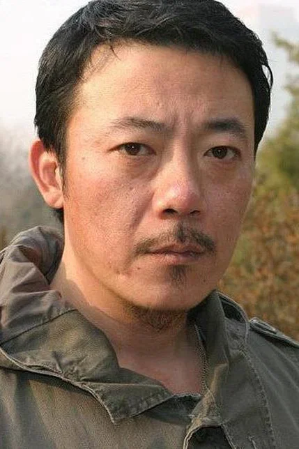 卢映