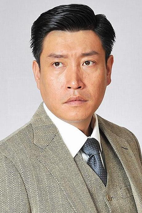 张鹰