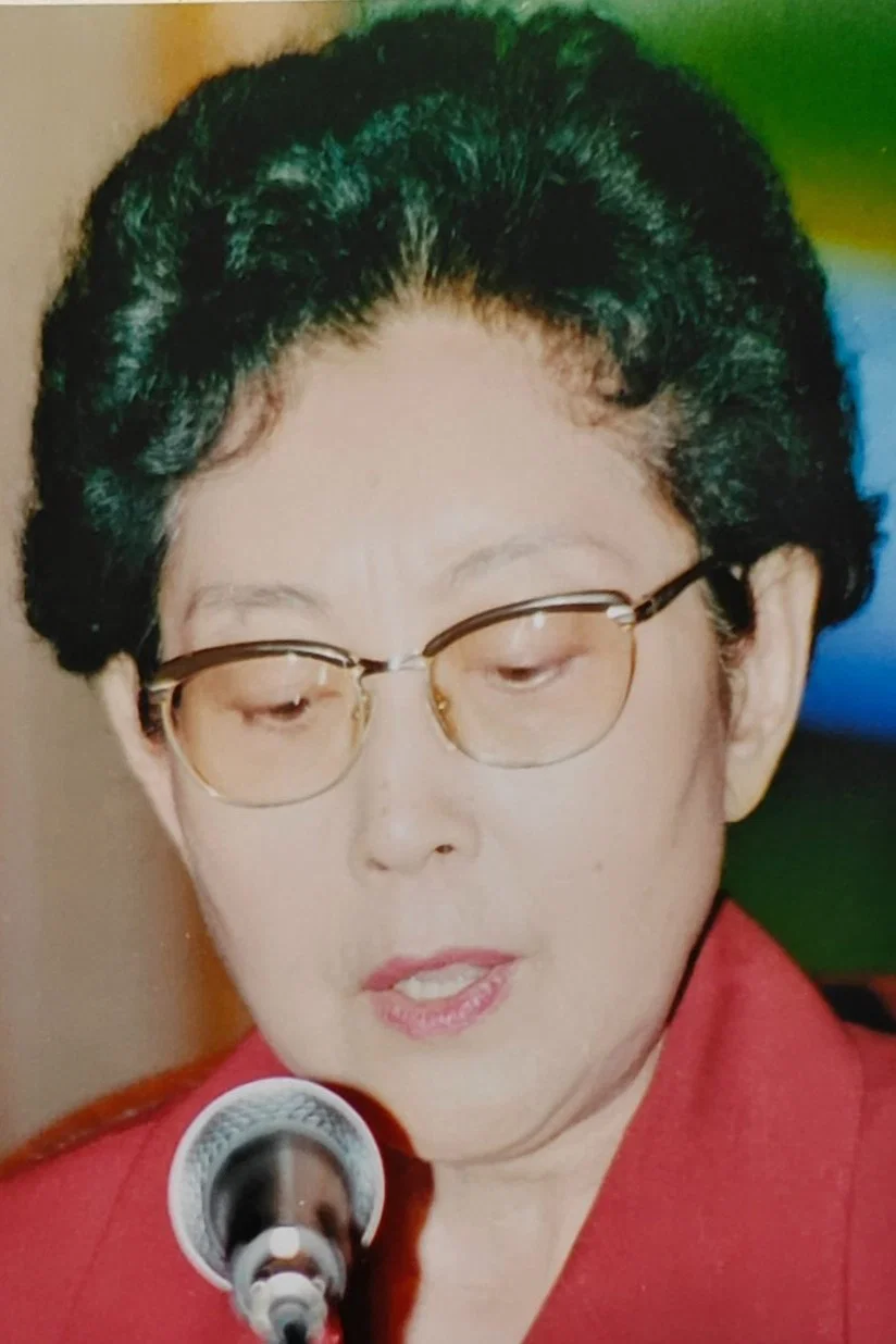 潘霞