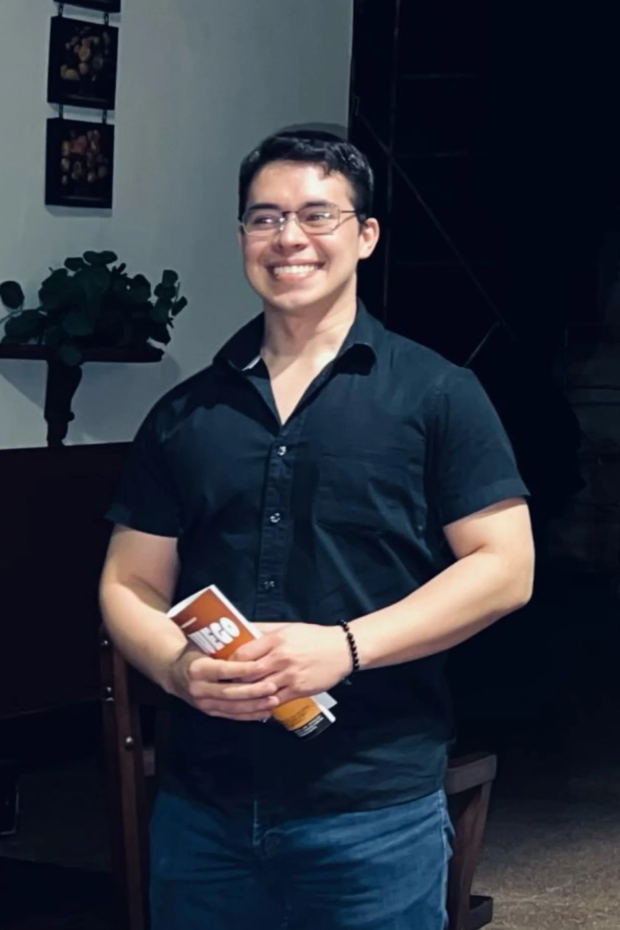 Elias Flores