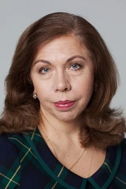 Елена Папанова