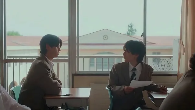 换座位后，坐在我后面的男生好像喜欢我 剧照 2