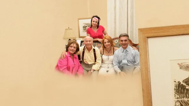 Καθρέφτη Καθρεφτάκι Μου 剧照 1